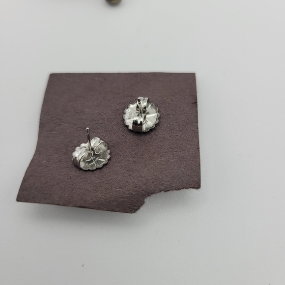 Teddy Bear Face Stud Earrings - Picture 3 of 5